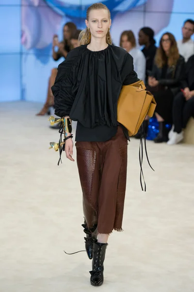 Look 4